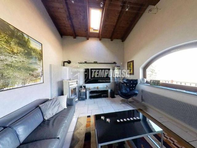 Villa Indipendente in vendita a Aosta