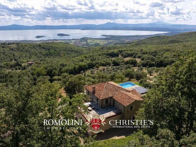Villa Indipendente in vendita a Tuoro Sul Trasimeno, Umbria