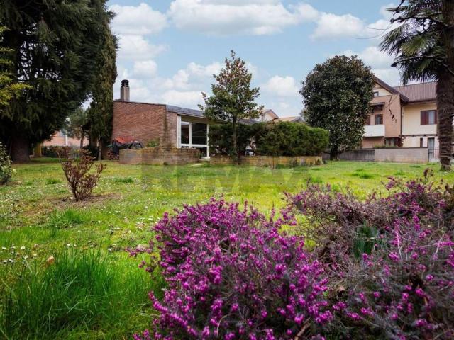 Villa Indipendente in vendita a Usmate Velate, Usmate