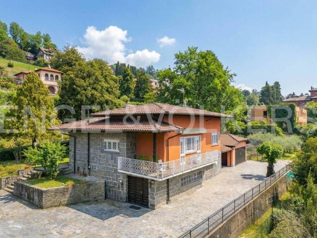 Villa Indipendente in vendita a Comunità Montana Valli del Verbano, Gavirate