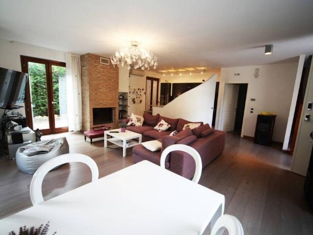 Villa Indipendente in vendita a Ragnola, Marche