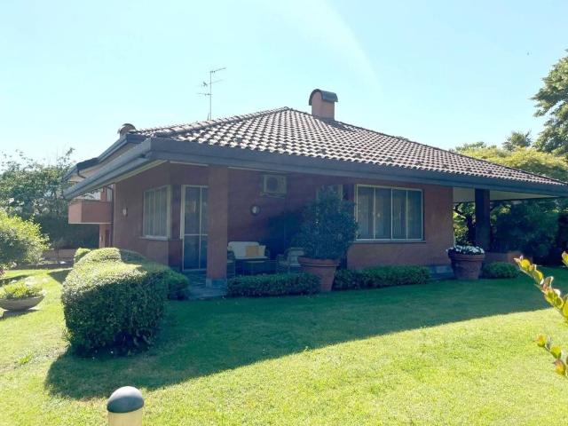 Villa Indipendente in vendita a Quartiere Morona, Trezzano Sul Naviglio