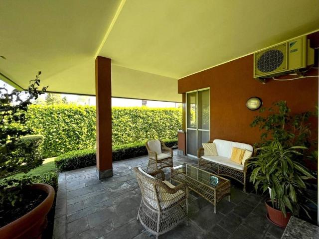 Villa Indipendente in vendita a Quartiere Morona, Trezzano Sul Naviglio