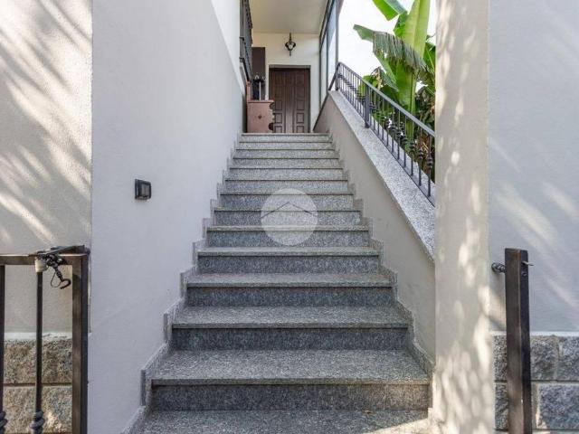 Villa Indipendente in vendita a Bollate, Lombardia