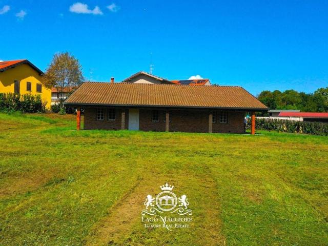 Villa Indipendente in vendita a Conturbia, Agrate Conturbia