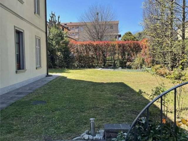 Villa Indipendente in vendita a Como, Lombardia