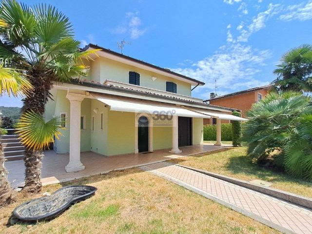 Villa Indipendente in vendita a Rodengo Saiano, Lombardia