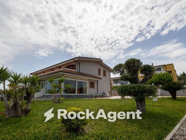 Villa Indipendente in vendita a Calabria, Catanzaro
