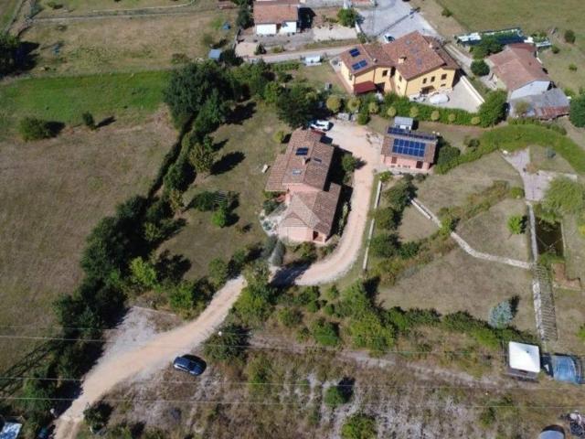 Villa Indipendente in vendita a Chiesa Nuova, Rieti
