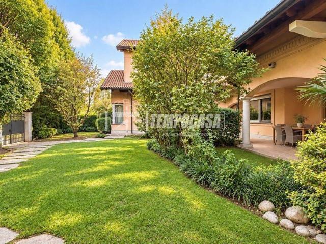 Villa Indipendente in vendita a San Rocco, Seregno