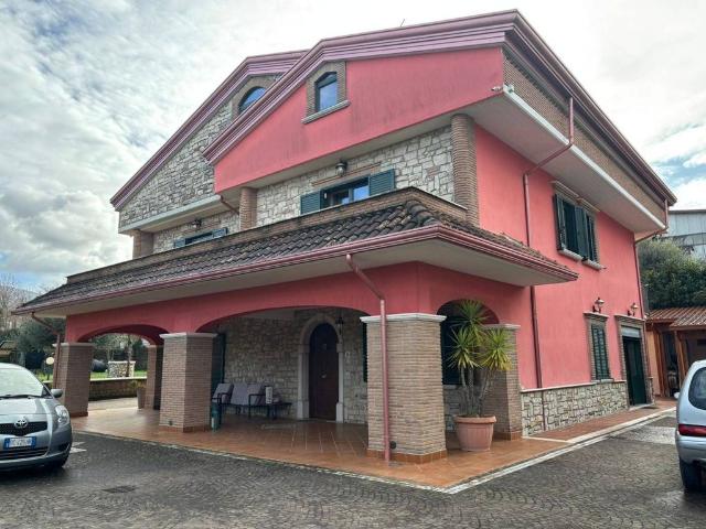 Villa Indipendente in vendita a Cesinali, Campania