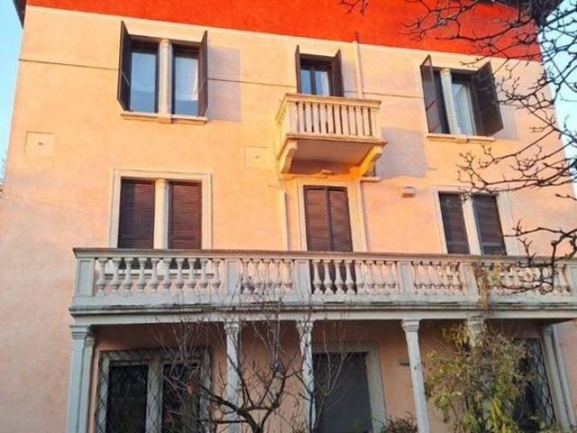 Villa Indipendente in vendita a Belfiore, San Giorgio Di Mantova