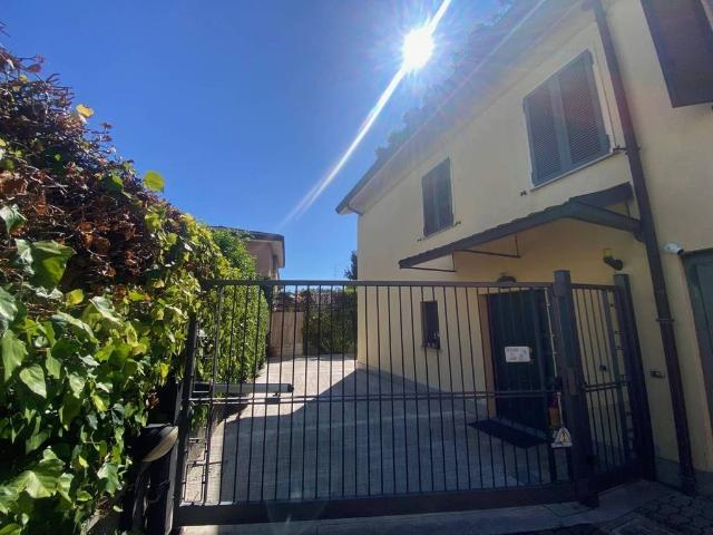 Villa Indipendente in vendita a Cornaredo, Lombardia