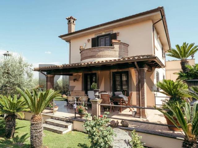 Villa Indipendente in vendita a Ulica, Roma Capitale