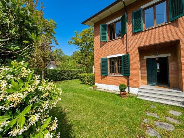 Villa Indipendente in vendita a Poveromo, Marina Di Massa