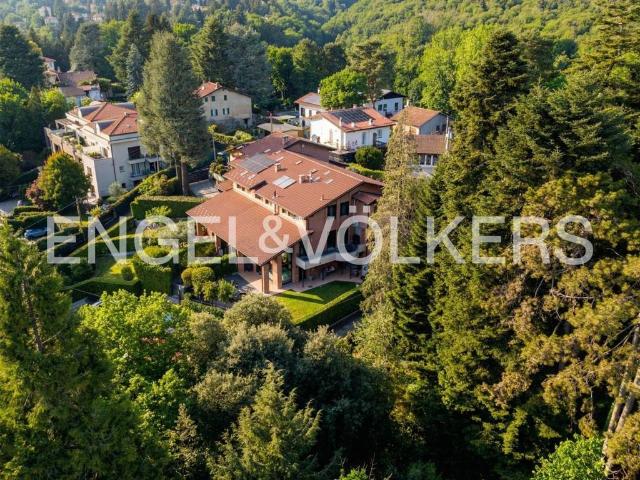 Villa Indipendente in vendita a Varese, Lombardia