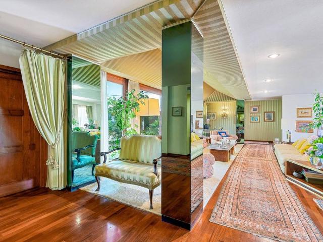 Villa Indipendente in vendita a Bagni Di Lucca Ponte, Toscana