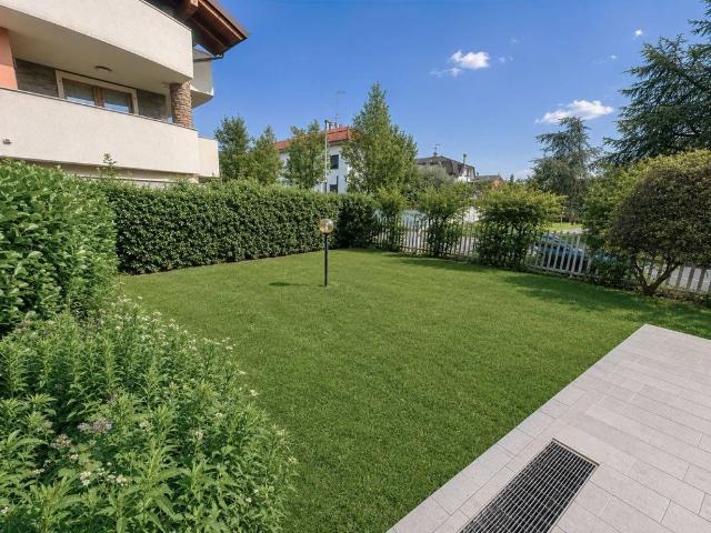 Villa Indipendente in vendita a Muggiò, Lombardia