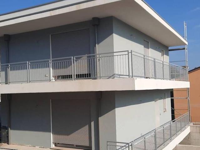 Villa Indipendente in vendita a San Lorenzo, Castelnuovo Del Garda