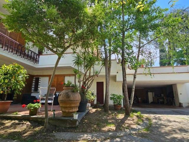 Villa Indipendente in vendita a Gallo, Montecatini Terme