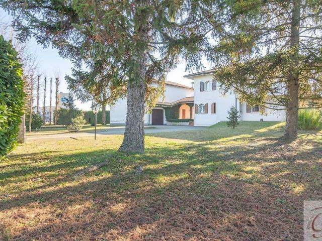 Villa Indipendente in vendita a Unione Alto Ferrarese, Cento