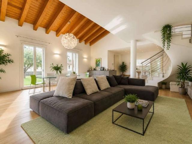 Villa Indipendente in vendita a Trevignano, Veneto