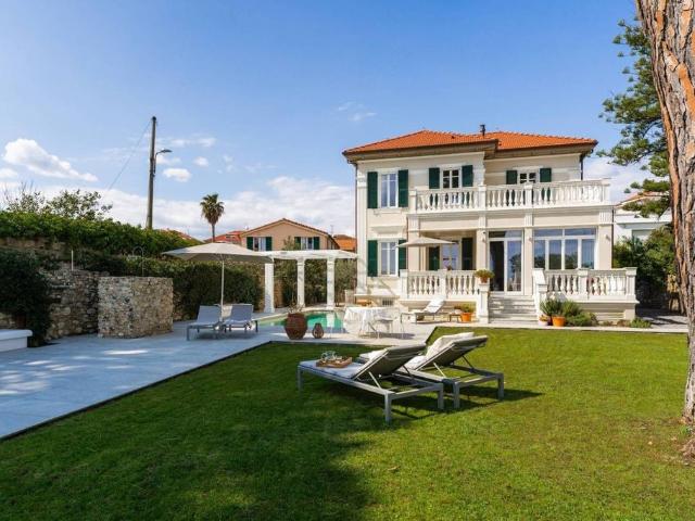 Villa Indipendente in vendita a Diano Marina, Liguria
