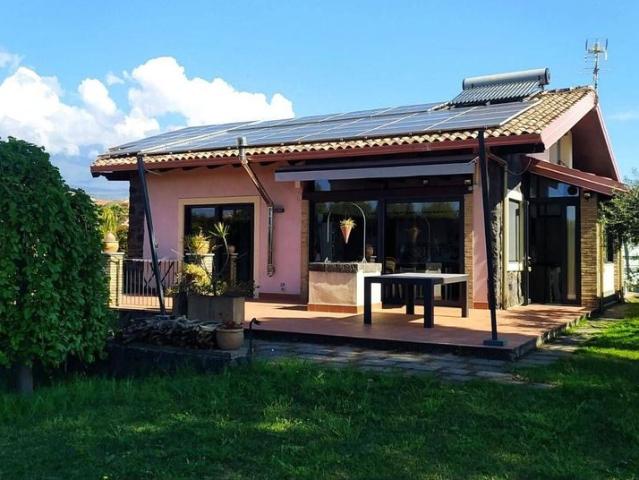 Villa Indipendente in vendita a Aci Sant'antonio, Sicilia