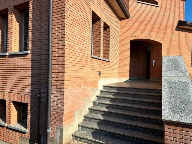 Villa Indipendente in vendita a Bernareggio, Lombardia