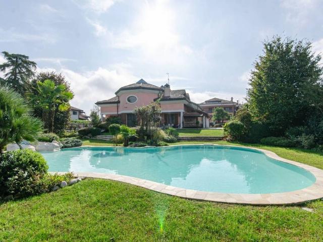 Villa Indipendente in vendita a Borgarello, Lombardia