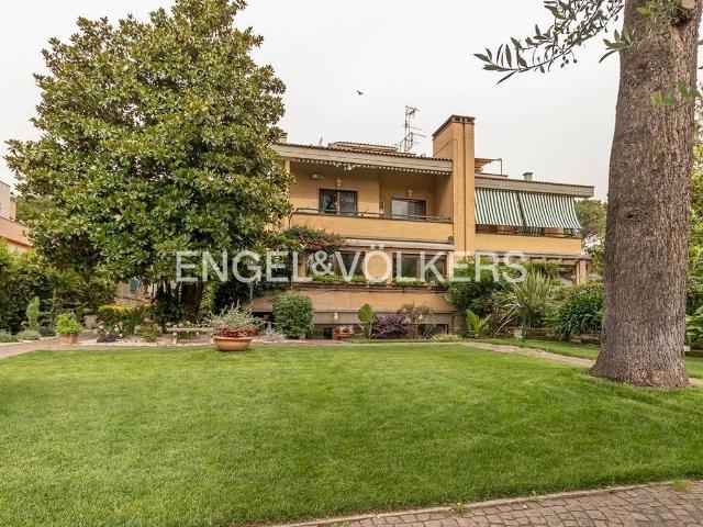 Villa Indipendente in vendita a Mostacciano, Roma Capitale
