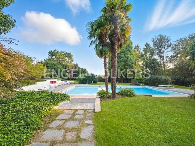 Villa Indipendente in vendita a Fenegrò, Lombardia