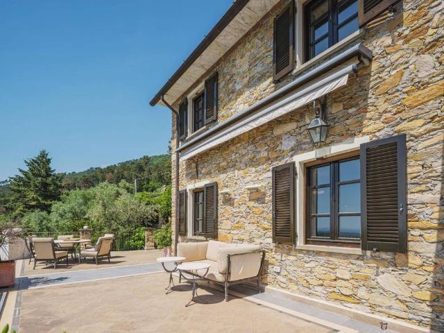 Villa Indipendente in vendita a Seravezza, Toscana