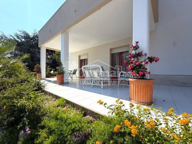 Villa Indipendente in vendita a Puglia, Barletta-andria-trani