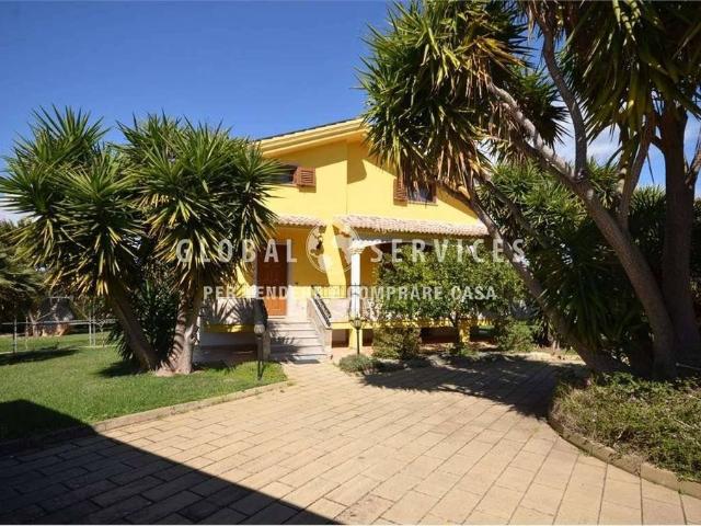 Villa Indipendente in vendita a Olmedo, Sardigna/Sardegna
