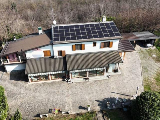 Villa Indipendente in vendita a Bustecche, Varese