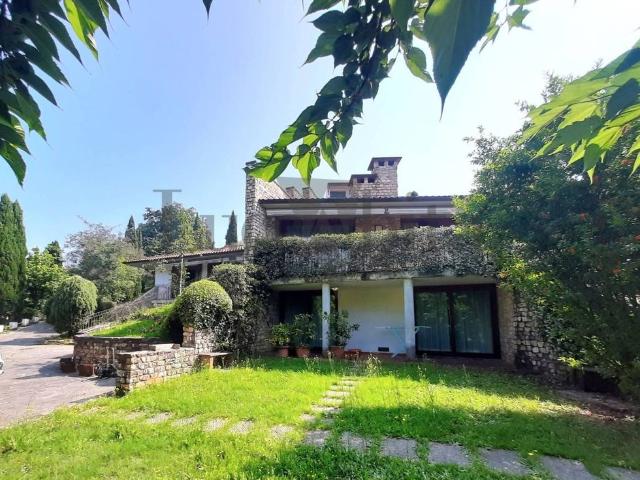 Villa Indipendente in vendita a Bagni Di Lucca Ponte, Toscana