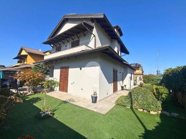 Villa Indipendente in vendita a Canadà, Vercelli