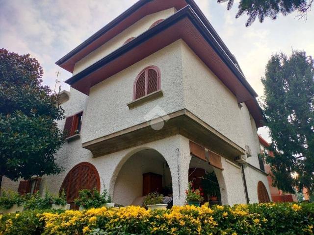 Villa Indipendente in vendita a Cesano Boscone, Lombardia