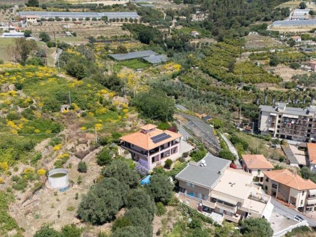 Villa Indipendente in vendita a Cavi, Santo Stefano Al Mare