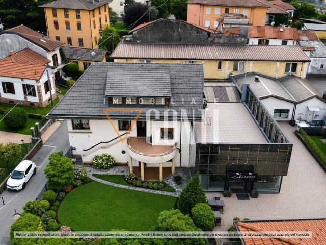 Villa Indipendente in vendita a Comunità Montana del Piambello, Porto Ceresio