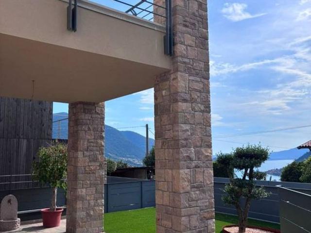 Villa Indipendente in vendita a Comunità montana del Sebino bresciano, Sale Marasino