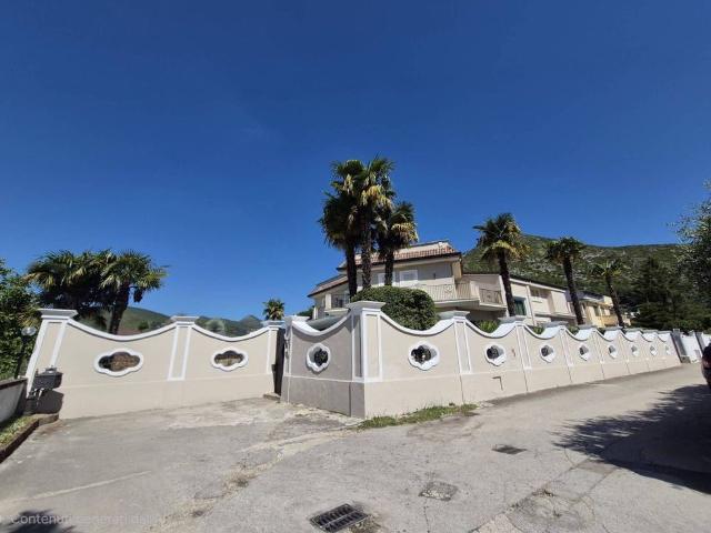 Villa Indipendente in vendita a Briano, Caserta