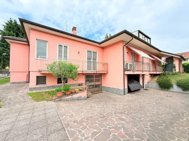 Villa Indipendente in vendita a Campo Sportivo-Colombara, Saronno