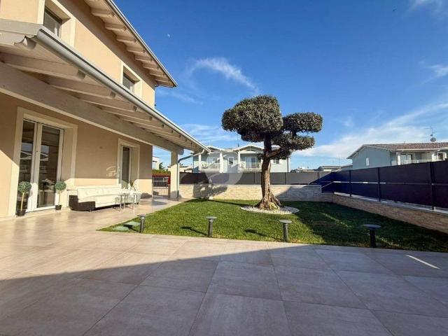 Villa Indipendente in vendita a Boschetti, Montichiari