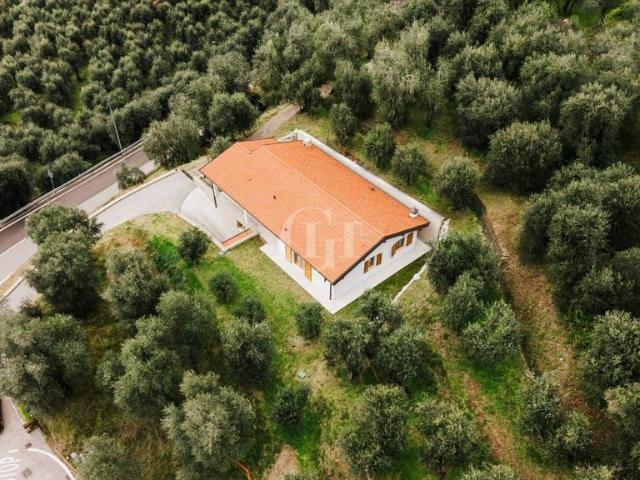 Villa Indipendente in vendita a Comunità Montana Parco Alto Garda bresciano, Limone Sul Garda