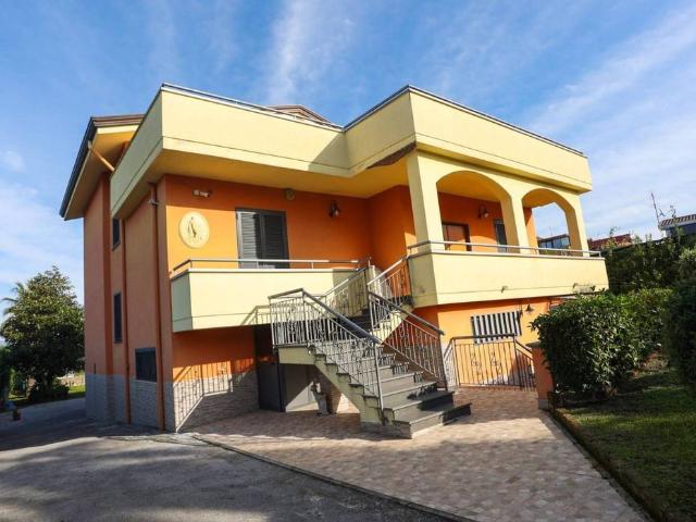 Villa Indipendente in vendita a Borgo Casamale, Somma Vesuviana