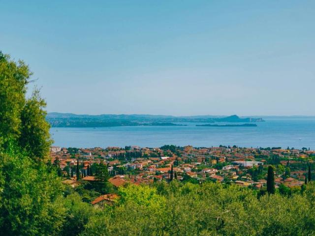 Villa Indipendente in vendita a Lonato, Lombardia