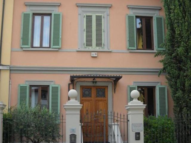 Villa Indipendente in vendita a Montecatini Terme, Toscana