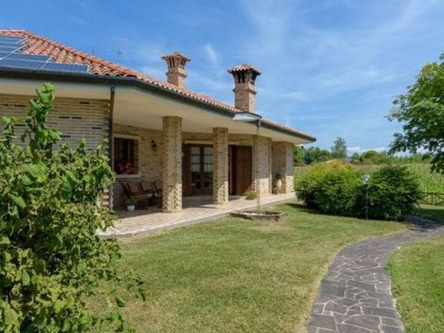Villa Indipendente in vendita a Rivignano Teor / Rivignan Teôr, Flambruzzo